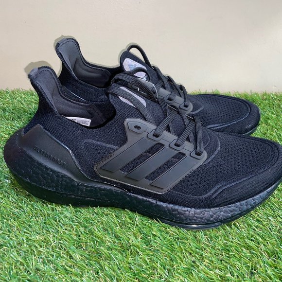 Mens Adidas Ultraboost 21 Athletic Triple Black Running Shoes FY0306 Sz NEW - Picture 2 of 9